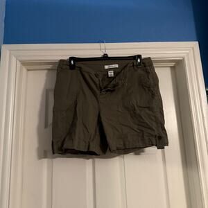 Croft & Barrow green shorts in size 16 stretch